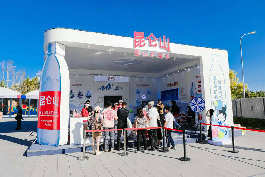 人发起猛攻 人发起猛攻